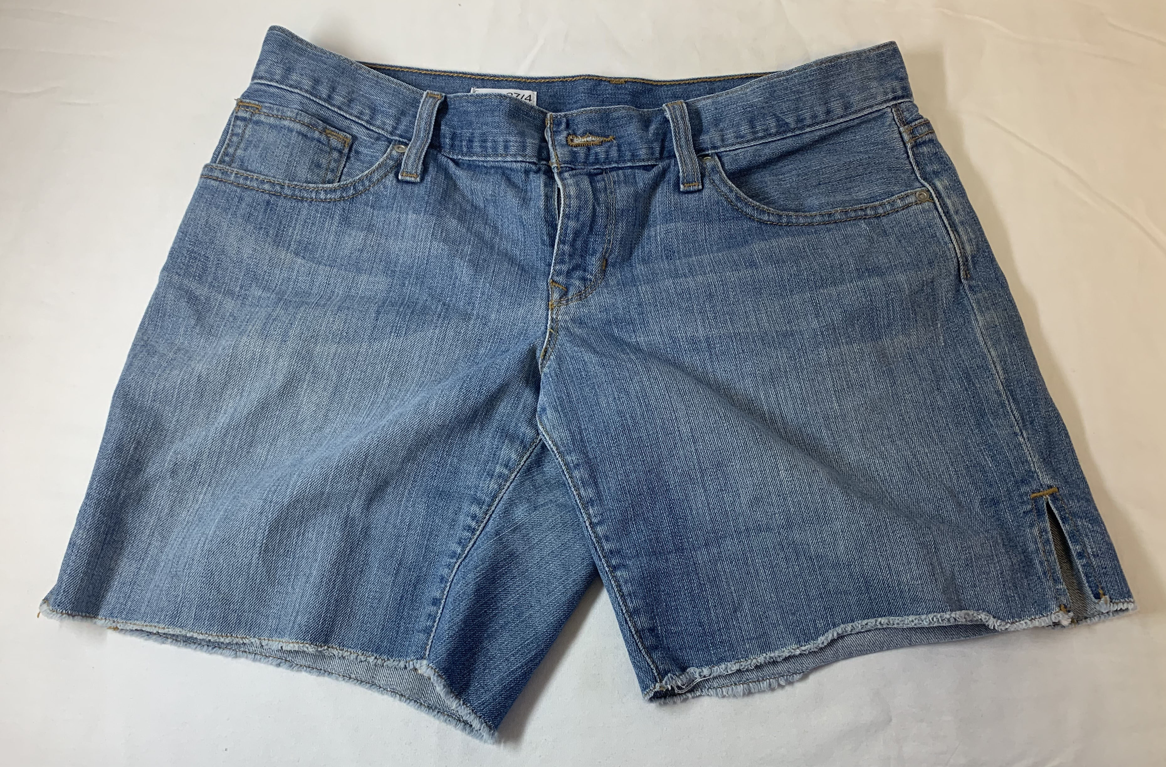 Gap 1969 Boyfriend cutoff jean shorts ~ size 27/4 ~ slits on outer ...